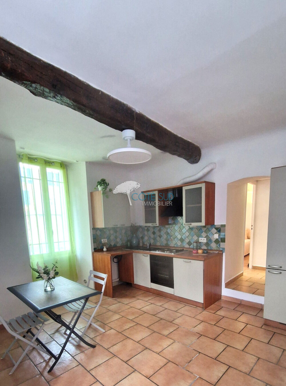 Appartement 2 pièces 1 chambre, entièrement rénové, en rez-de-chaussée, centre de Lorgues...