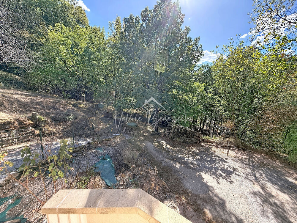 Villa T2 au calme sans vis à vis avec 3 500 m2 terrain !
