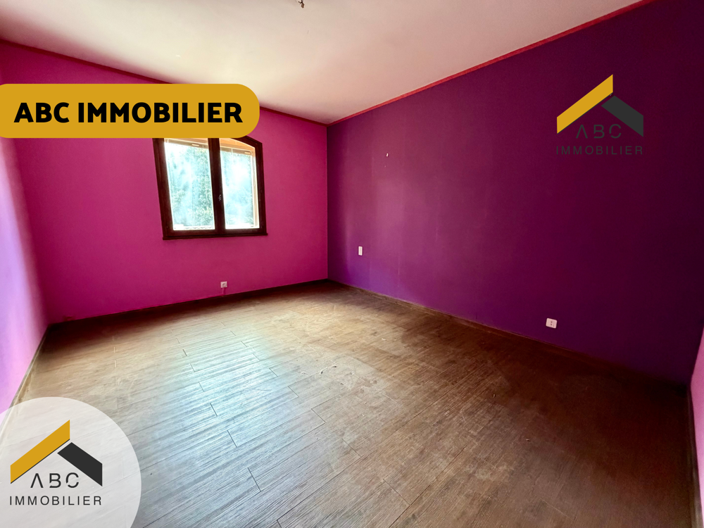 Vente Maison MAISON MITOYENNE À RÉNOVER - 180 M2 - 4 CHAMBRES - SECTEUR TRÈS PRISÉ D'ORANGE Orange