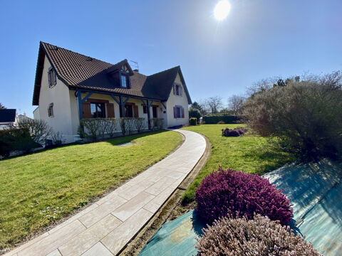   REVELLES- PAVILLON INDIVIDUEL- 5 CHAMBRES Maison - 7 pi�ce(s) - 180 m�