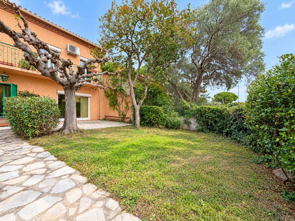 Vente Maison CABESTANY   EXCLUSIVITÉ   MAISON F7 220 m2   JARDINS ET GARAGE   FORT POTENTIEL Cabestany