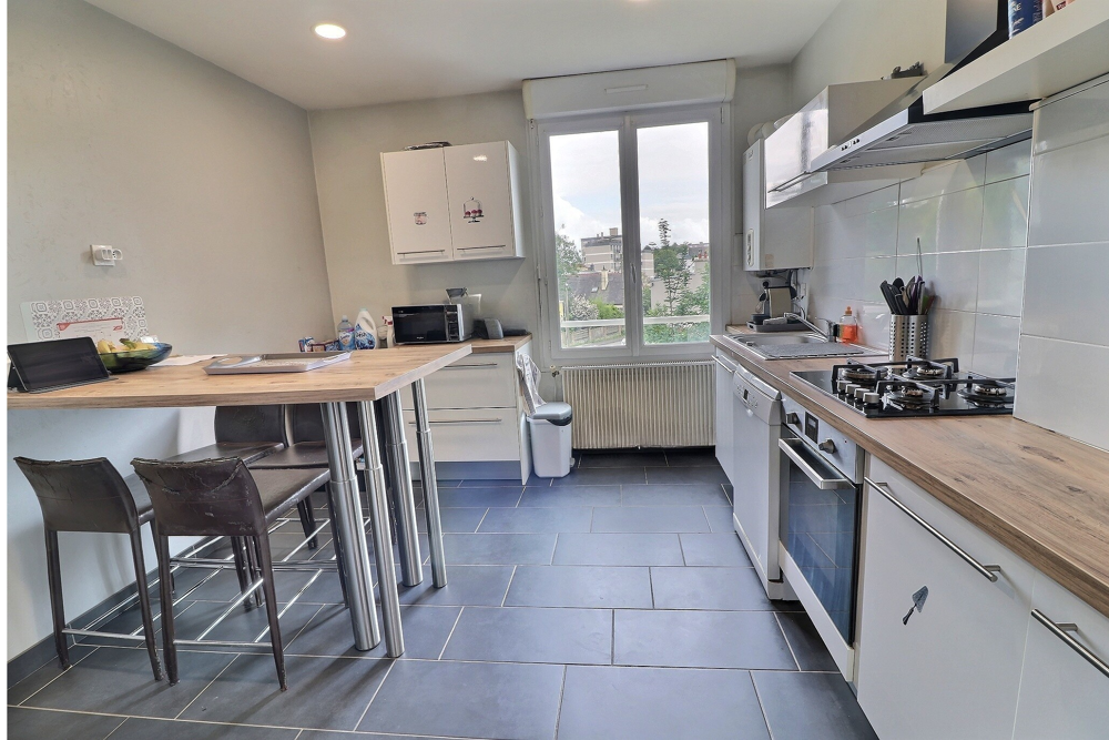 Location Appartement BREST QUARTIERS DU GUELMEUR /  SAINT-MARC � LOUER APPARTEMENT T5  DE 100 m2 Brest