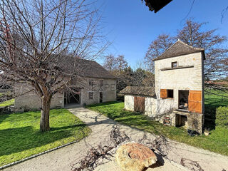  Propriété/château à vendre 8 pièces 145 m²