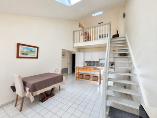 Vente Duplex/Triplex BRETIGNY-SUR-ORGE - APPARTEMENT DUPLEX F3 - 90 m2 au sol - Hauteur Cathédrale - Excellent état - Petite réside Bretigny sur orge