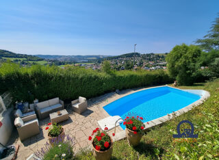  Maison  vendre 7 pices 232 m