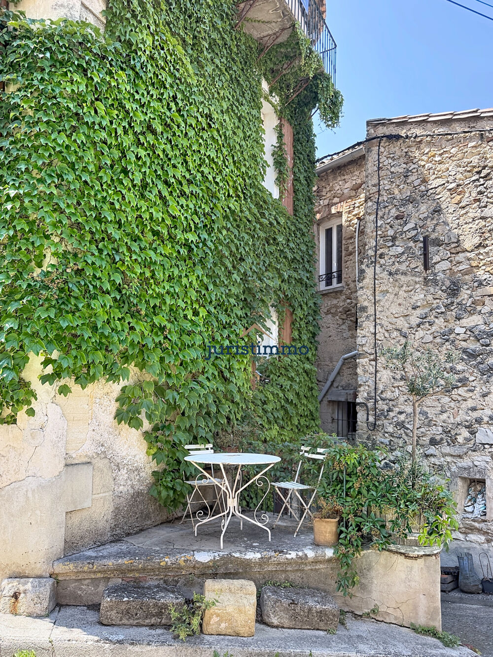 GIGONDAS - BELLE MAISON DE CARACTERE . COUP DE COEUR GARANTI !