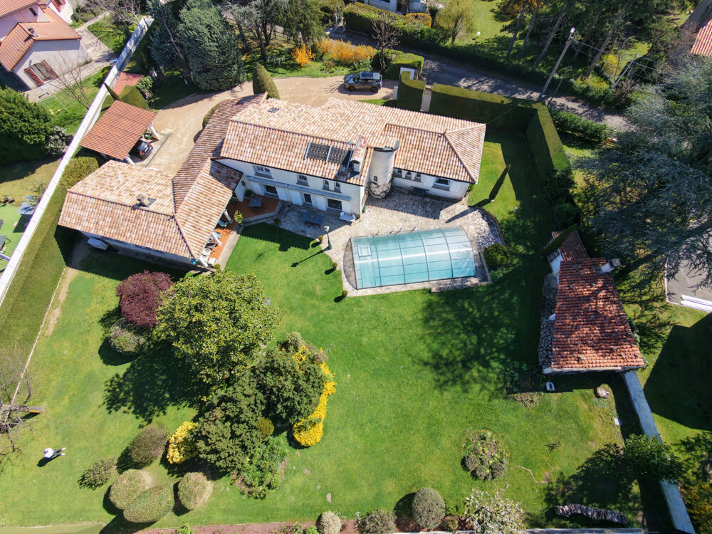 Vente Maison Belle propriété de 222m2 sur 2255 m2 de terrain arboré avec piscine dans un secteur privilégié St chamond