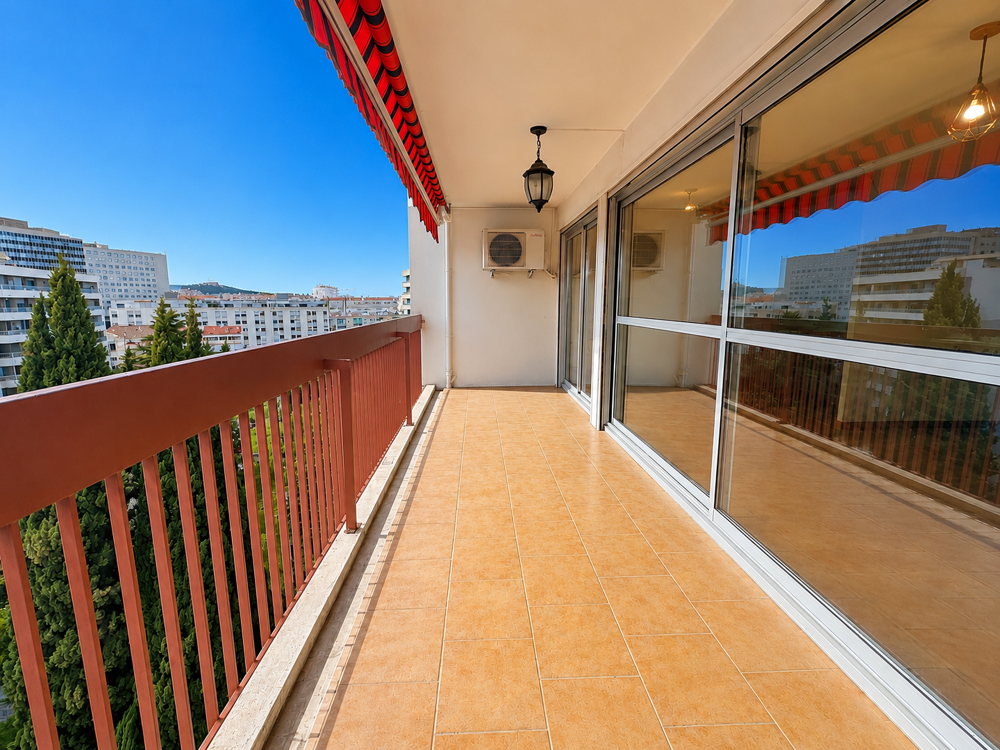 Appartement de standing Etage élevé Traversant Balcon Sud