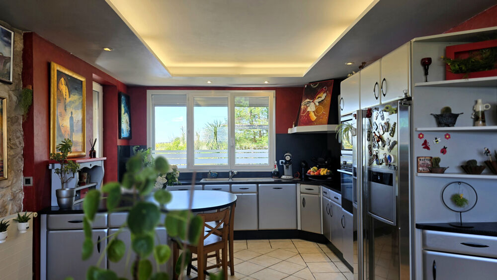 MAISON T5 - 147M2 EN CAMPAGNE AVEC TERRAIN D'1HA ET PISCINE / PROCHE LAVARDAC