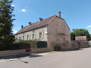  Maison  vendre 8 pices 320 m