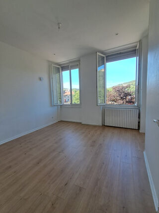  Appartement à louer 4 pièces 67 m²