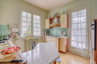 Vente Maison Maison 9 pièces de 223m2 sur parcelle de 1228m2 La teste de buch