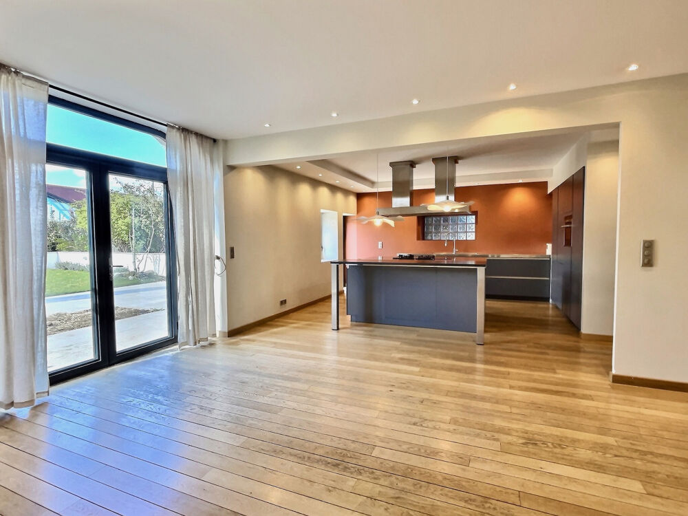 Maison de charme de plus de 320 m2 - 5 chambres, piscine et commodités