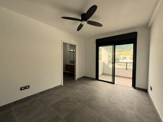  Appartement à louer 4 pièces 120 m²