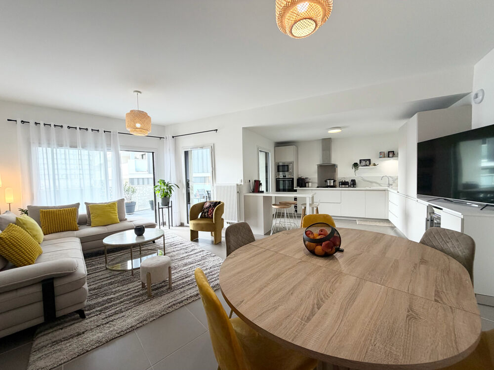 Superbe T4 de 99 m2 avec 2 terrasses, piscine intérieure chauffée, garage, parking
