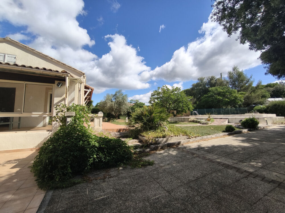 Vente Maison Villa T4 de plain pied de 100m2 sur 1540m2 de terrain avec piscine et garage La boissiere