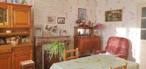   GRANDE MAISON AVEC DEPENDANCES ET COUR Maison - 5 pi�ce(s) - 139 m�