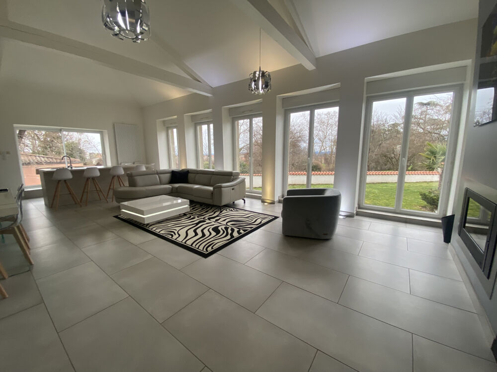 Vente Maison MAISON DE CARACTERE DE 216 M2  SUR 1400M2 DE TERRAIN CONSTRUCTIBLE Montbrison