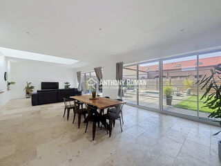  Propriété/château à vendre 7 pièces 242 m²
