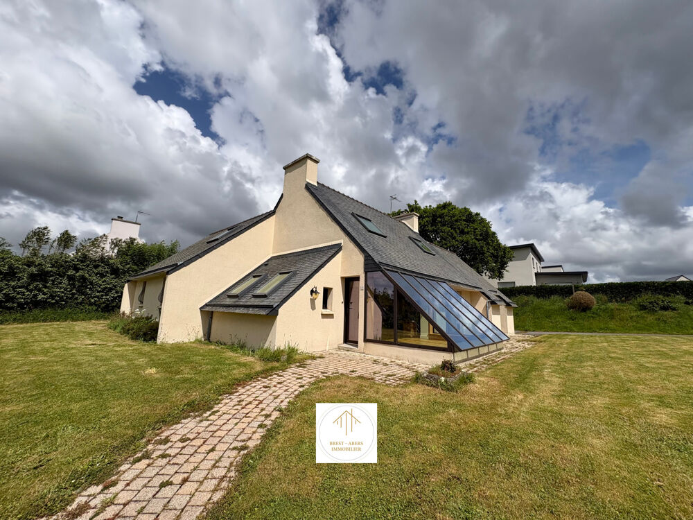 Vente Maison Sylvie Tromelin BREST ABERS IMMOBILIER vous présente cette maison traditionnelle de 110 M2 située en impasse. Bourg blanc