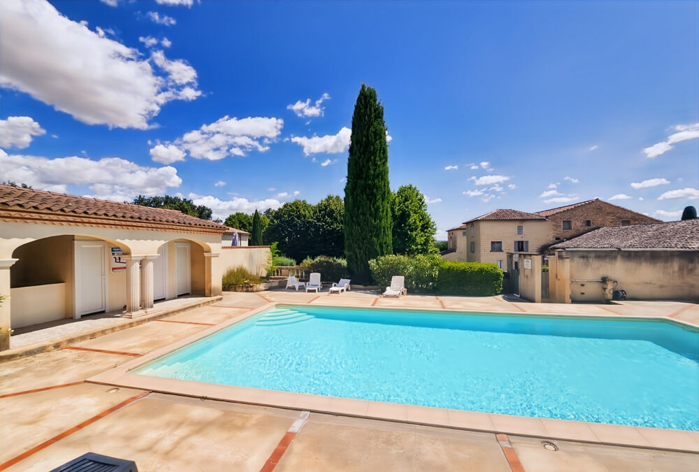 UZES à pied, maison avec terrasse