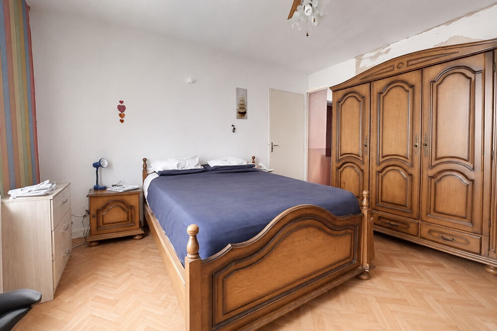 Maison de ville Annoeullin, 140 m2 habitable, avec jardin, 2 logements, 2 garages, fort potentiel...