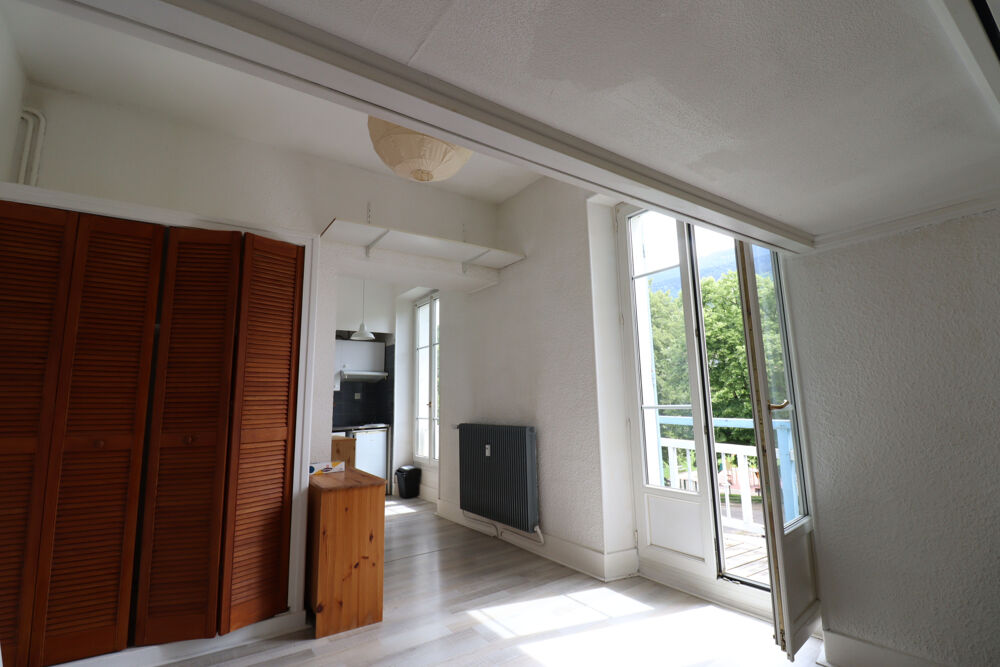 VAULNAVEYS LE HAUT/URIAGE-LES-BAINS Studio avec balcon vue montagnes