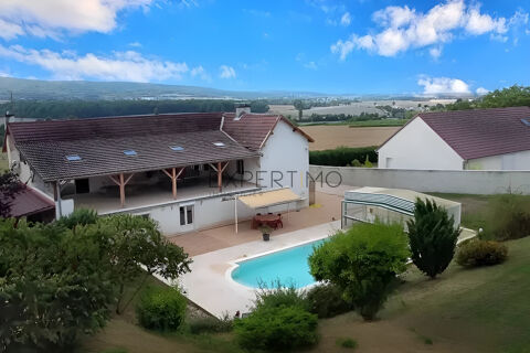   �l�gante villa avec piscine et vue d�gag�e � Boyer Maison - 7 pi�ce(s) - 295 m�