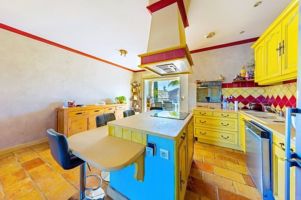 Duplex de charme avec terrasse, jardin et vue sur le château de Sommières