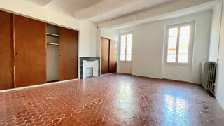  Immeuble à vendre 401 m² Salernes