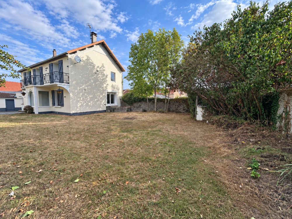 MARCOUSSIS - MAISON FAMILIALE INDIVIDUELLE - 155 M2 AU SOL - JARDIN AGRÉABLE - POTENTIEL DE 5 CHAMBRES
