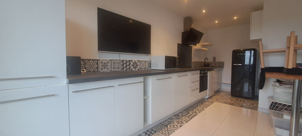 APPARTEMENT 1 PIECE RENOVE DE 32 M2 AVEC BALCON