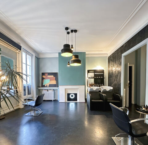 FDC salon de coiffure au 2ème étage d'un immeuble situé au 80 rue Paradis 85000 13006 Marseille
