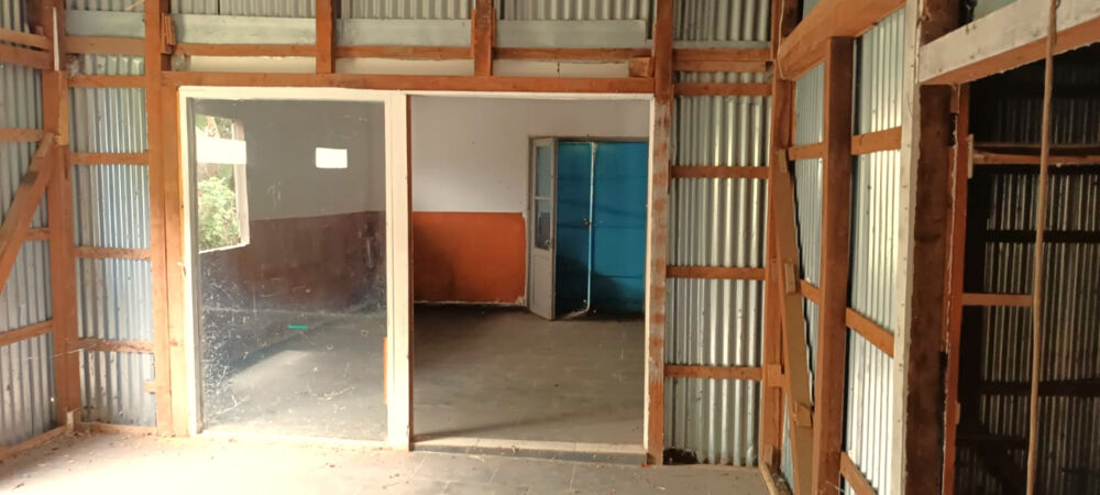 Terrain de 742 m2 à bâtir avec cabanon à réhabiliter ou à détruire