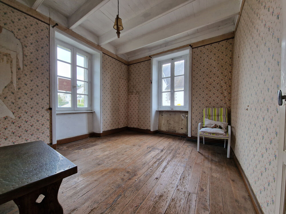 Maison de caractère à rénover en Centre Bretagne 159 m2 habitables et 6 chambres