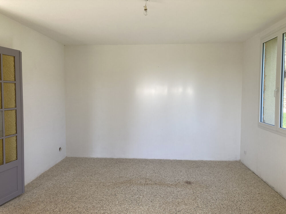 Vente Appartement À VENDRE   Appartement T4 en rez-de-jardin avec terrain privatif d'environ 400 m2 La bouilladisse