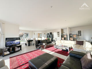  Maison � vendre 6 pi�ces 205 m�