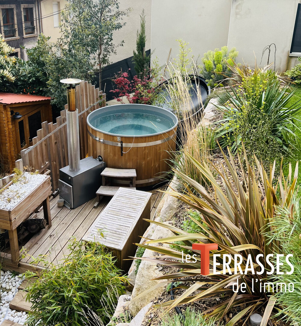 MAISON DE VILLE AVEC JARDIN