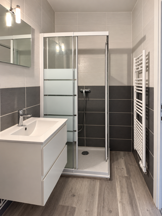  Appartement à louer 2 pièces 45 m²
