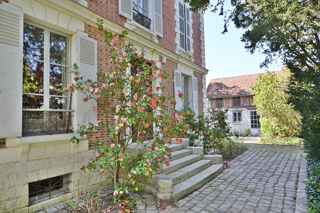  Propriété/château à vendre 11 pièces 270 m²