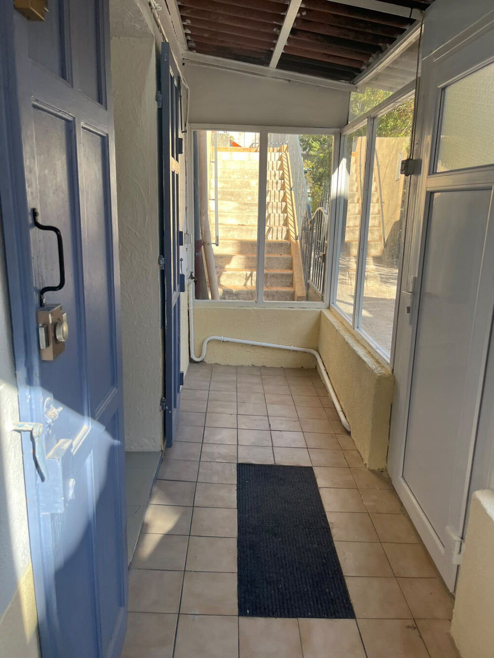 Location Appartement 13720 LA BOUILLADISSE À LOUER   Charmant T2 en maison de village   Environ 37 m2 La bouilladisse