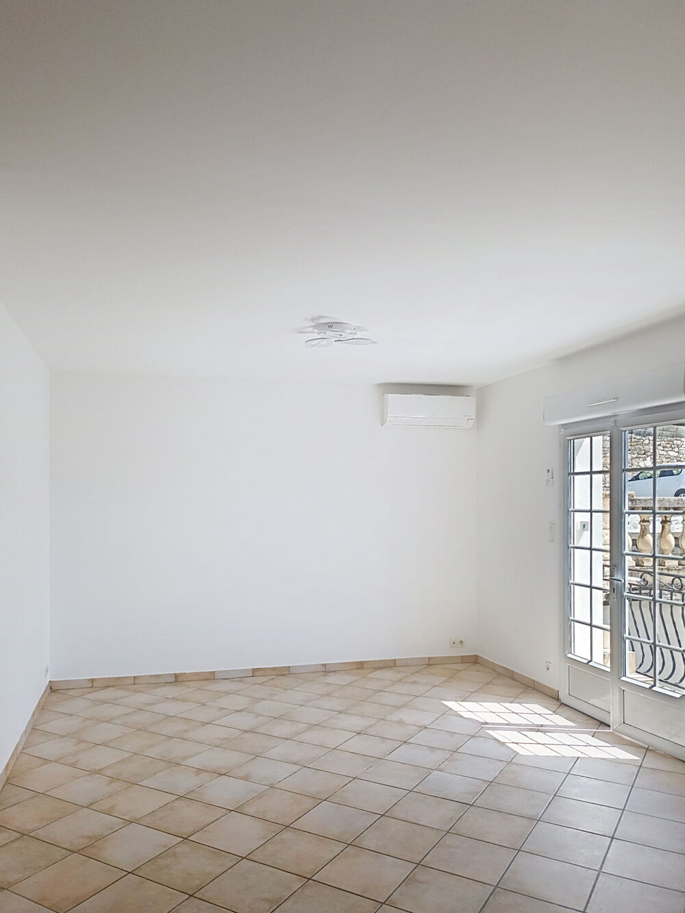 Location Appartement Appartement T3 66.00 m2  � louer  � Boll�ne Bollene