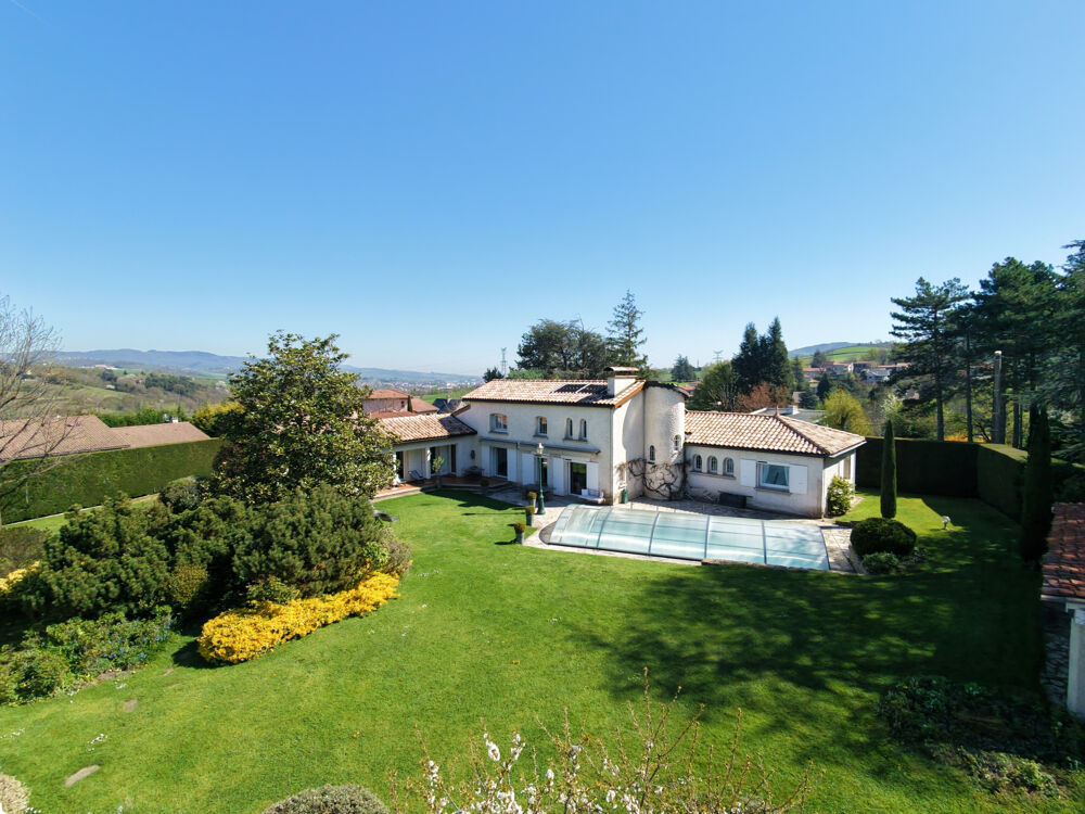 Vente Maison Belle propriété de 222m2 sur 2255 m2 de terrain arboré avec piscine dans un secteur privilégié St chamond