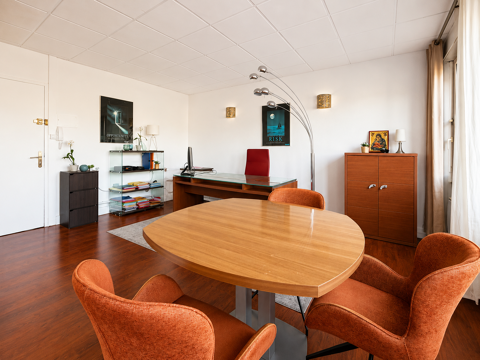   Bureau de 45m2 avec place de stationnement 