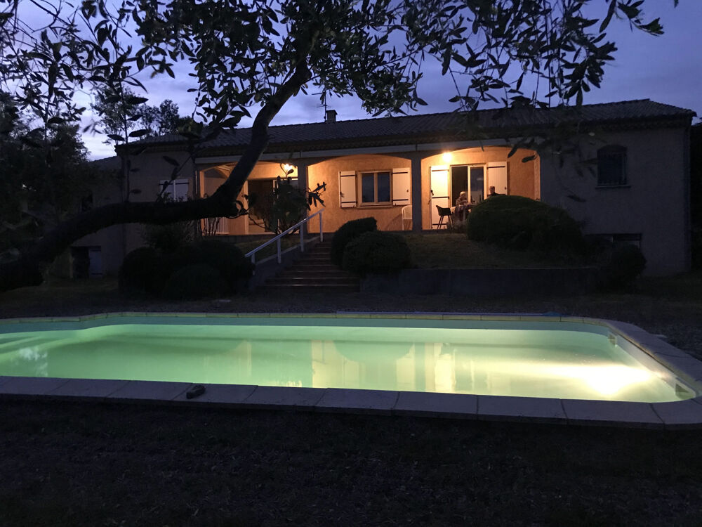 Belle Villa de Plain-Pied avec Piscine 155 m2 Habitables Jardin Arboré de 2 325 m2 Saint-Étienne-de-Font