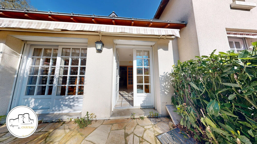 MONTREUIL - JUIGNÉ / MAISON BORD MAYENNE