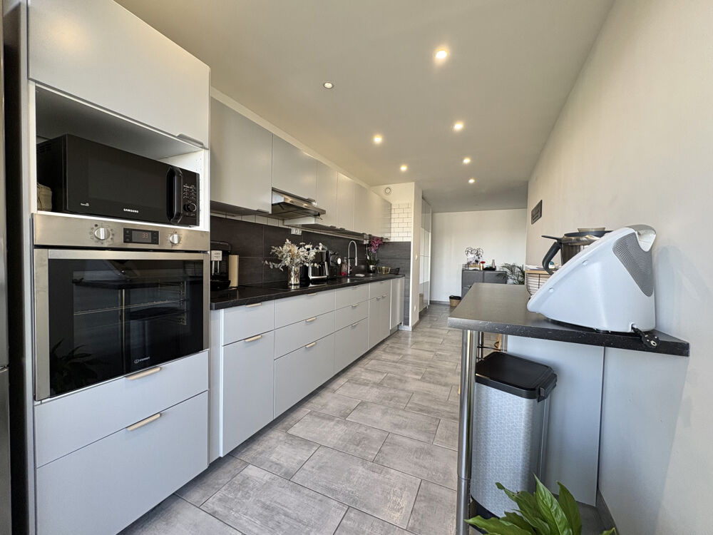 Vente Appartement Coup de cœur au dernier étage avec terrasse   Proche Cours Fauriel St etienne
