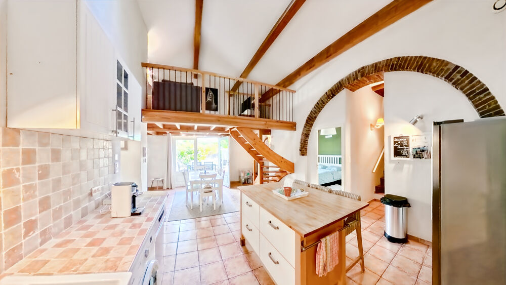 UZES à pied, maison avec terrasse