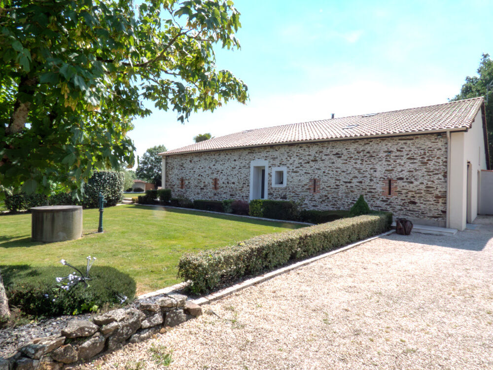 � vendre  Propri�t�/ch�teau La Roche-sur-Yon (85000)