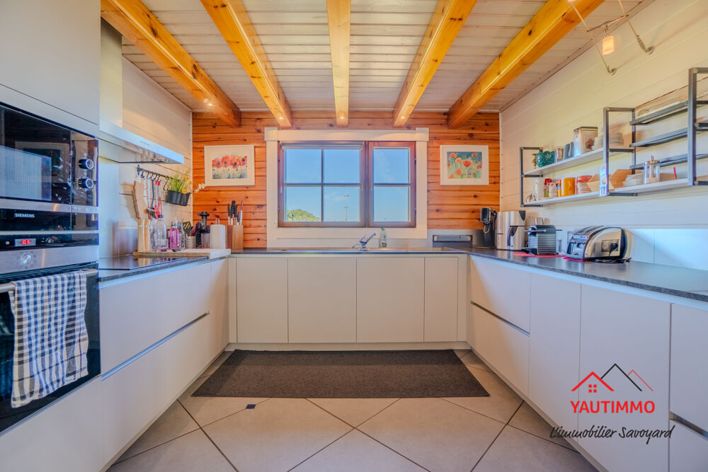 Maison Norvégienne à Pers-Jussy 7 pièces, 5 chambres 193 m2 utiles Terrain de 1 458 m2